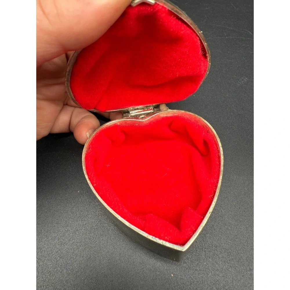 N/A vintage silver‑tone